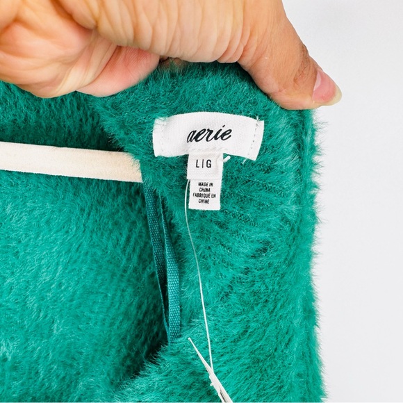 NWOT Aerie Fluffy 4 Ever Reversible Twist Sweater - Picture 5 of 8